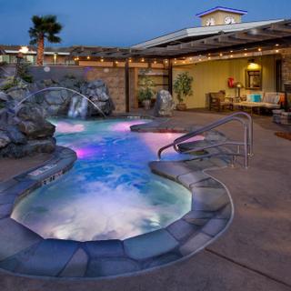 Best Western Plus Humboldt Bay Inn | Eureka, California | Lagoon pool with patio area in background