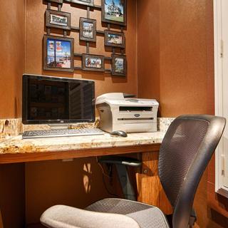Best Western Plus Humboldt Bay Inn | Eureka, California | Desktop, printer, and chair at work station