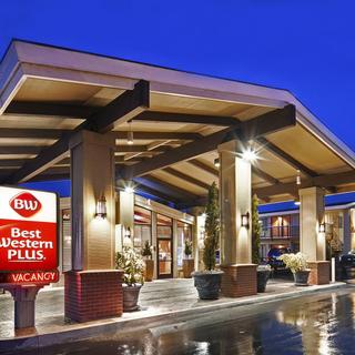 Best Western Plus Humboldt Bay Inn | Eureka, California | Entrance to Best Western Plus Humboldt Bay Inn