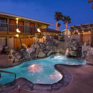 Best Western Plus Humboldt Bay Inn | Eureka, California | Lagoon pool and view of hotel